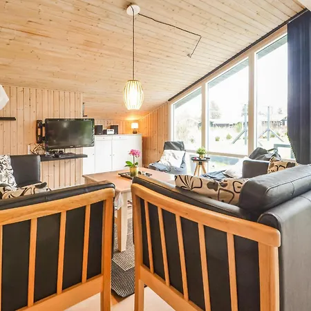بيت للعطل Four-bedroom In Fjerritslev