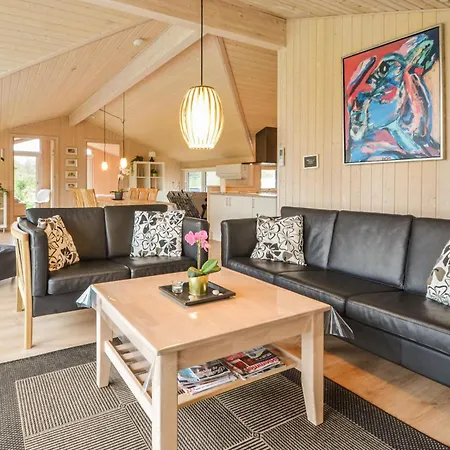 بيت للعطل Four-bedroom In